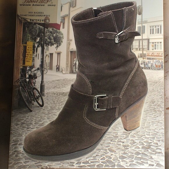 La Canadienne Chocolate Brown Suede Leather Buckle Accent Ankle Boot, Size 9.5 - Picture 1 of 8